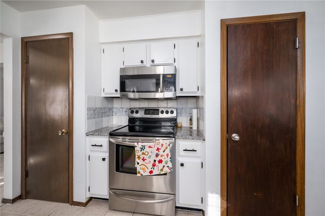 3025 25th Avenue, Marion, IA 52302