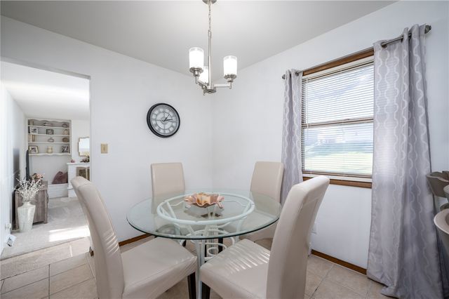 3025 25th Avenue, Marion, IA 52302