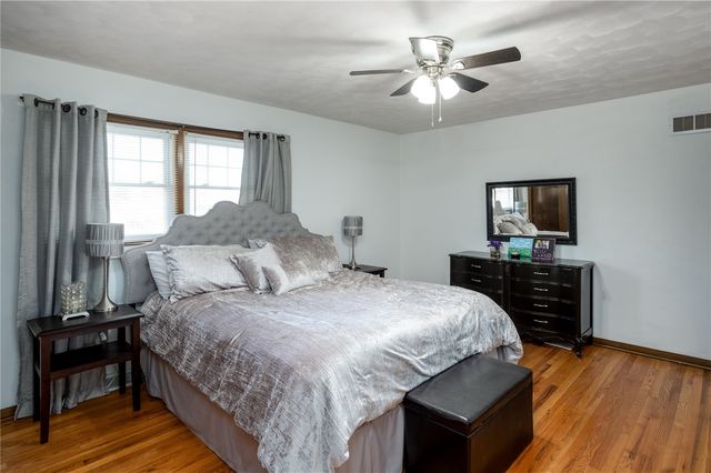 3025 25th Avenue, Marion, IA 52302