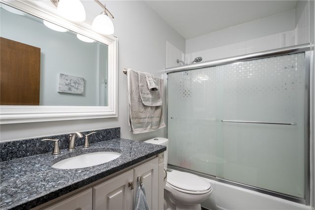 3025 25th Avenue, Marion, IA 52302