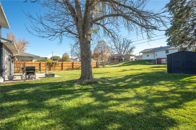 3025 25th Avenue, Marion, IA 52302