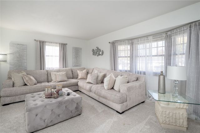 3025 25th Avenue, Marion, IA 52302