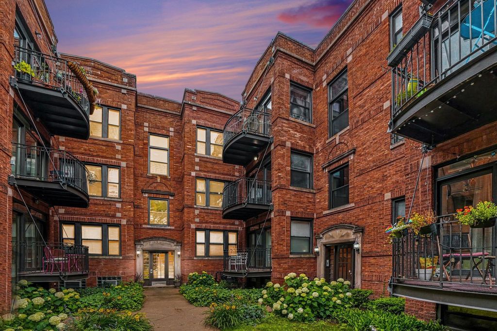 1331 W North Shore Avenue 2S, Chicago, IL 60626