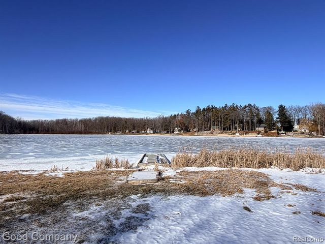 1849 E Pratt Lake Road, Gladwin, MI 48624