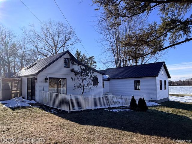 1849 E Pratt Lake Road, Gladwin, MI 48624