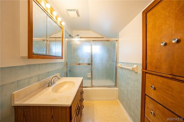 384 Athens Boulevard, Tonawanda, NY 14223