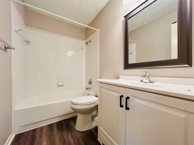 8900 Schick RD C, Austin, TX 78729