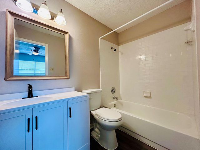 8900 Schick RD C, Austin, TX 78729