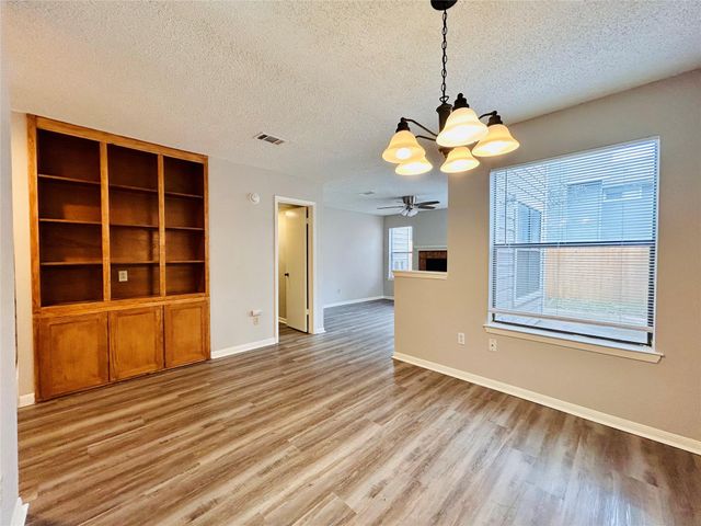 8900 Schick RD C, Austin, TX 78729