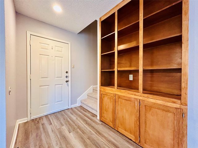 8900 Schick RD C, Austin, TX 78729