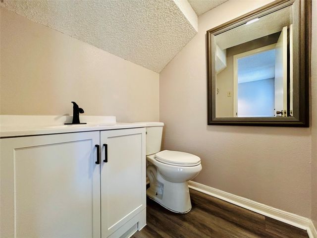 8900 Schick RD C, Austin, TX 78729