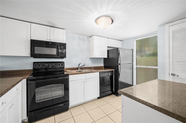 1810 NW 23RD BOULEVARD 174, Gainesville, FL 32605