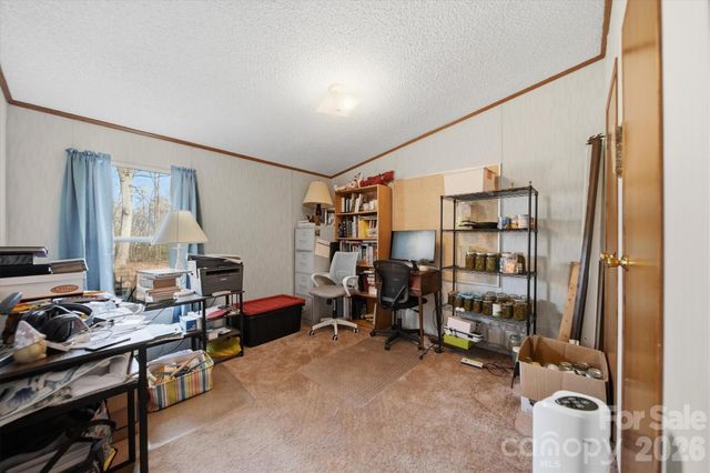 107 10th Street NE, Hildebran, NC 28637
