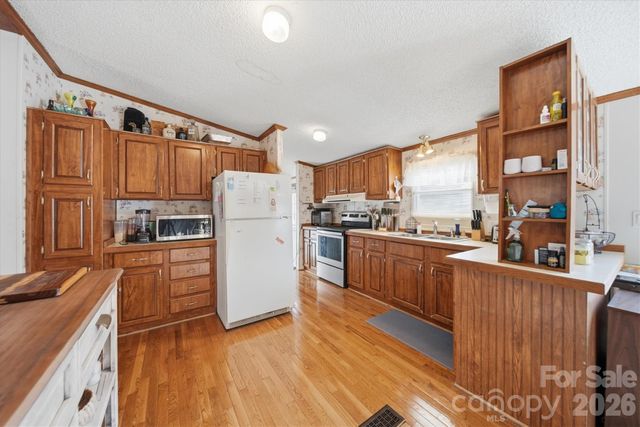 107 10th Street NE, Hildebran, NC 28637
