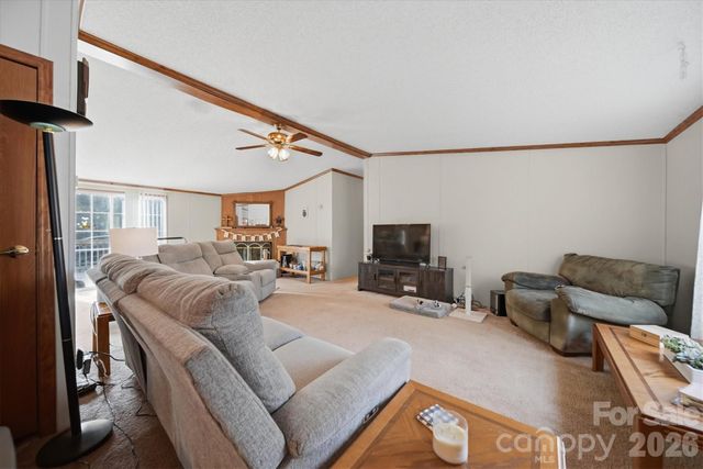 107 10th Street NE, Hildebran, NC 28637
