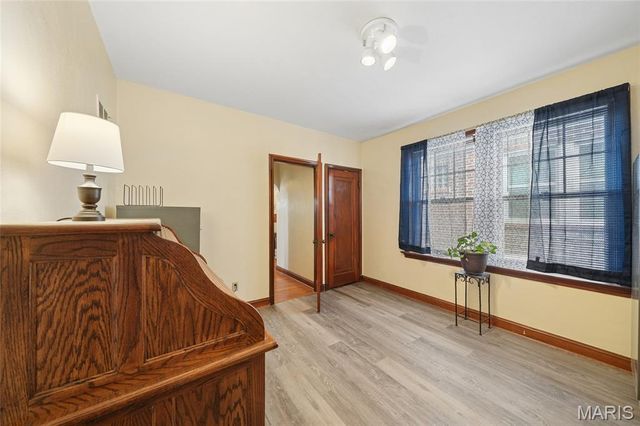 5622 Pernod Avenue, St Louis, MO 63139