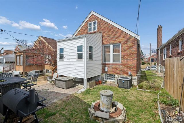 5622 Pernod Avenue, St Louis, MO 63139