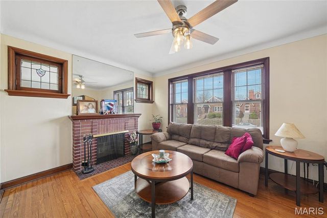 5622 Pernod Avenue, St Louis, MO 63139