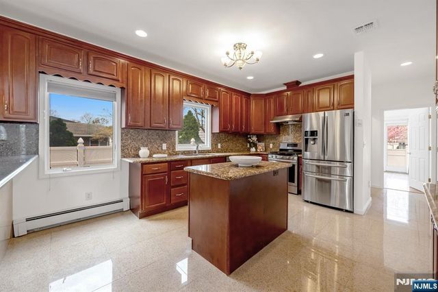 177 Lawson Place, Paramus, NJ 07652