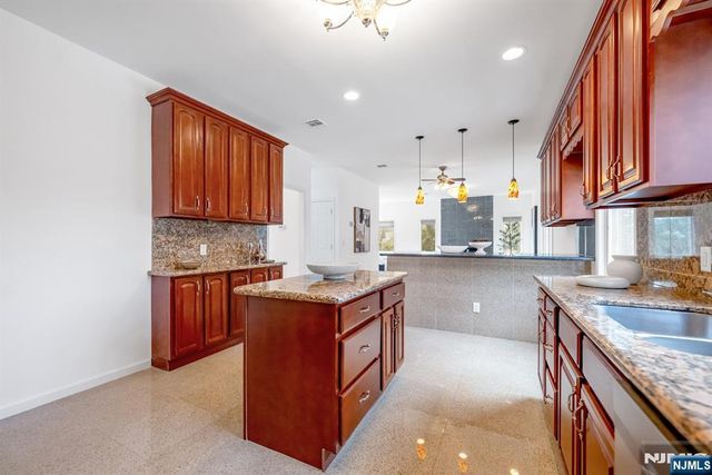 177 Lawson Place, Paramus, NJ 07652