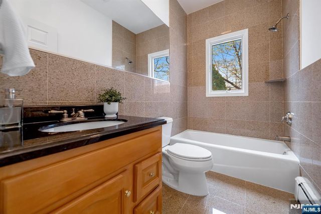 177 Lawson Place, Paramus, NJ 07652