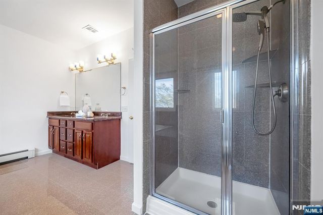 177 Lawson Place, Paramus, NJ 07652