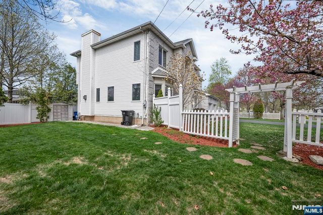 177 Lawson Place, Paramus, NJ 07652