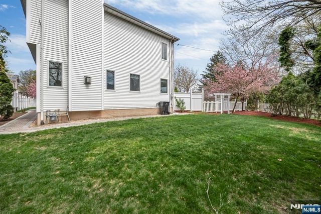 177 Lawson Place, Paramus, NJ 07652