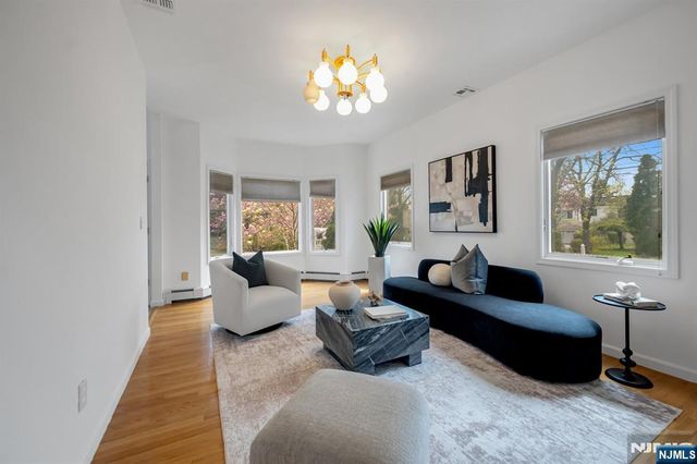 177 Lawson Place, Paramus, NJ 07652