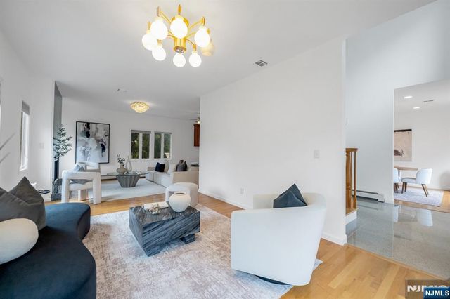 177 Lawson Place, Paramus, NJ 07652