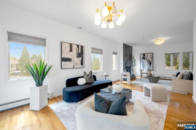 177 Lawson Place, Paramus, NJ 07652