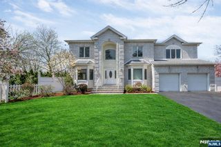 177 Lawson Place, Paramus, NJ 07652