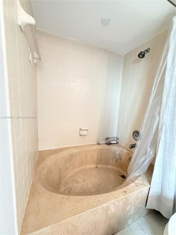 2206 S Cypress Bend Dr 508, Pompano Beach, FL 33069