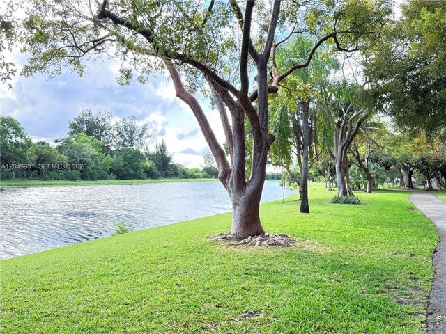 2206 S Cypress Bend Dr 508, Pompano Beach, FL 33069