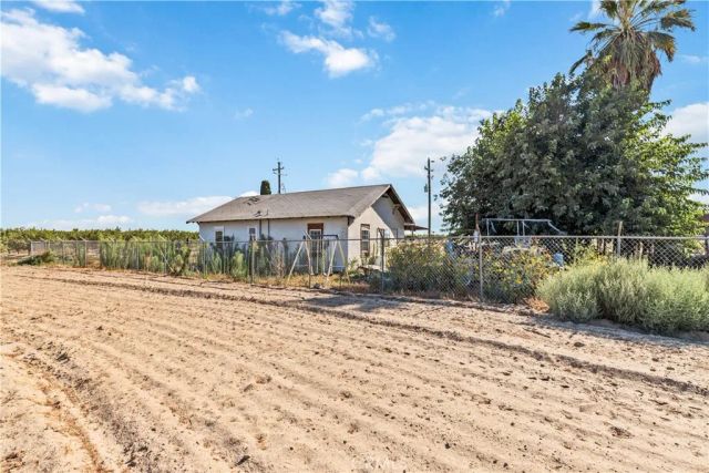 1095 E Mountain View, Fresno, CA 93725