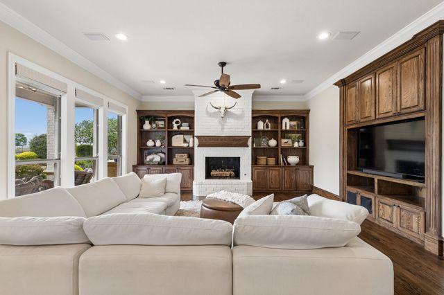 156 Stoneleigh Drive, Heath, TX 75032