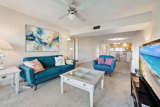 1701 Marina Isle Way 202, Jupiter, FL 33477