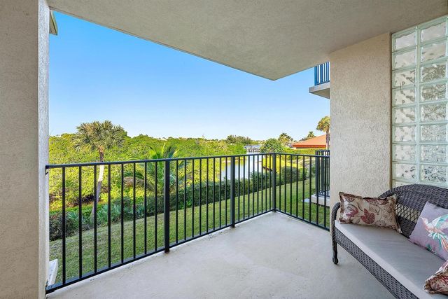 1701 Marina Isle Way 202, Jupiter, FL 33477