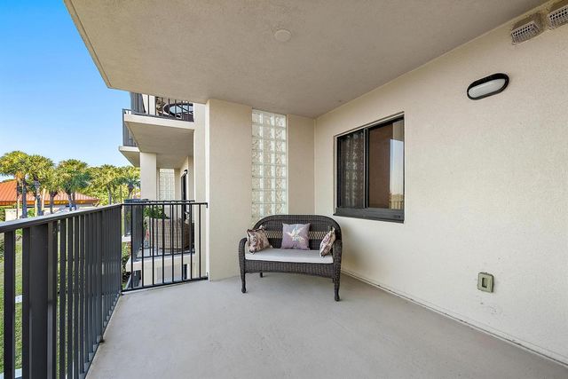 1701 Marina Isle Way 202, Jupiter, FL 33477