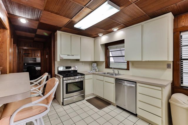 314 DUE EAST STREET, New Smyrna Beach, FL 32169