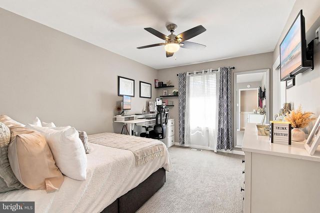 160 STOWAWAY RD, Manahawkin, NJ 08050