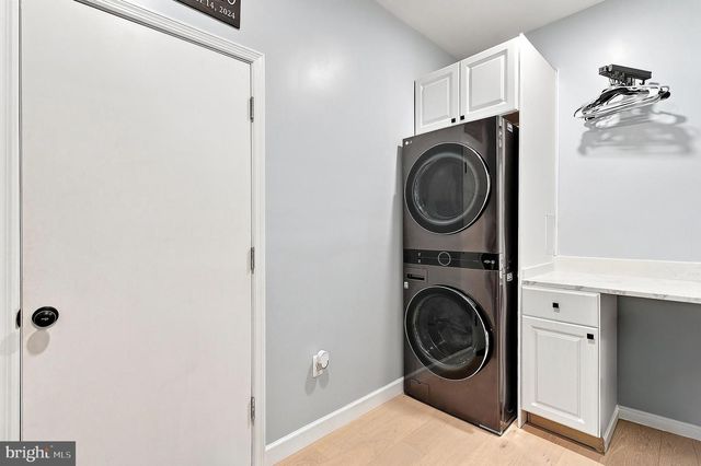 160 STOWAWAY RD, Manahawkin, NJ 08050
