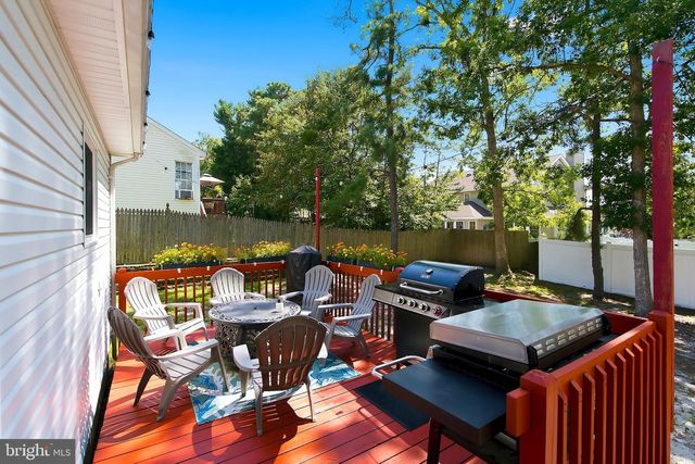 160 STOWAWAY RD, Manahawkin, NJ 08050
