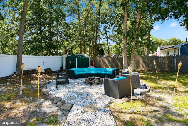 160 STOWAWAY RD, Manahawkin, NJ 08050