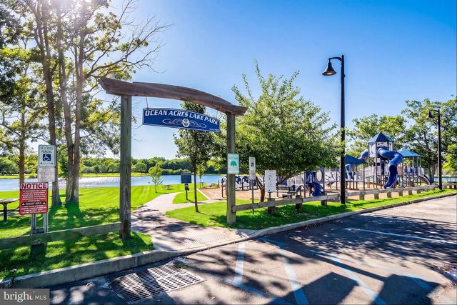 160 STOWAWAY RD, Manahawkin, NJ 08050