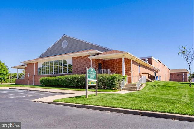 160 STOWAWAY RD, Manahawkin, NJ 08050