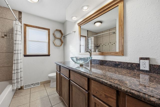 2317 Newport SW, Cedar Rapids, IA 52404