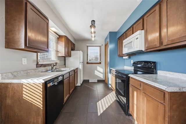 2317 Newport SW, Cedar Rapids, IA 52404