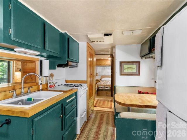 548 Bear Cub Drive 25, Spruce Pine, NC 28777