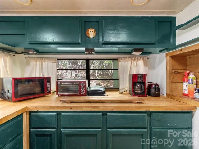 548 Bear Cub Drive 25, Spruce Pine, NC 28777